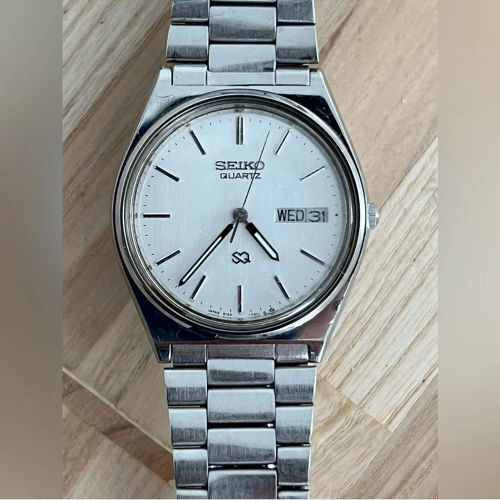 Seiko SQ Vintage Men's Watch Stainless Dial and Bracelet Day Date Windows